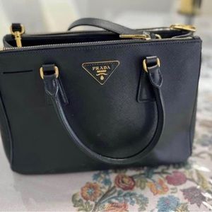Authentic prada galleria tote